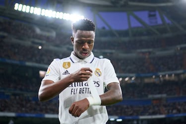 Vinicius, demasiado solo