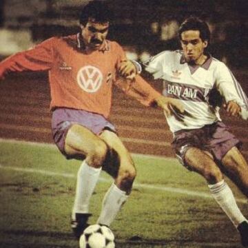 Martín Lasarte (Universidad de Chile) jugó en 1988 en Nacional de Montevideo y ahí enfrentó a Universidad Católica.