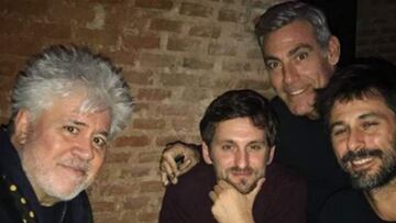 Quién es Fernando Iglesias, el exjugador de baloncesto que lleva más de 20 años con Pedro Almodóvar