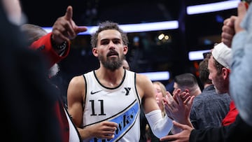 Hawks boosted by return of injured superstar