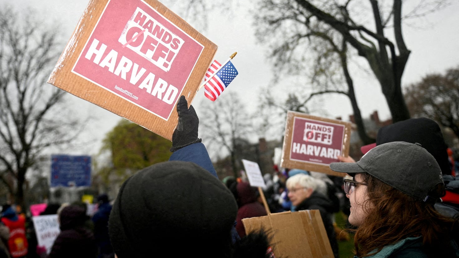 Harvard en Riesgo: La Universidad Podría Perder Fondos Federales si no Cede a las Demandas de la Casa Blanca