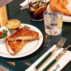 The Bikini Bar se reinventa en Madrid con brunch, cócteles de autor y nuevos platos