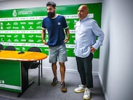 Asier Villalibre y Chema Aragón, del Racing.