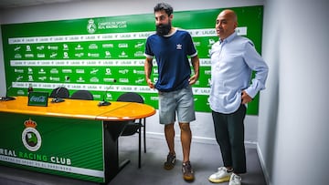 Asier Villalibre y Chema Aragón, del Racing.