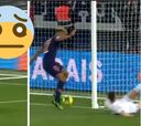¡Delantero de PSG evitó un gol de su equipo en la línea!