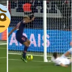 PSG's Choupo-Moting with the greatest miss of all time?
