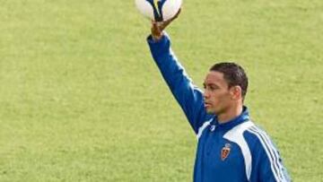 <b>UN CACHIRULO. </b>Oliveira, la amenaza goleadora del Zaragoza. ¿Celebrará nn gol con un cachirulo?