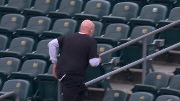 Dan Quinn shocks everyone with unexpected warm-up before NFC Championship game