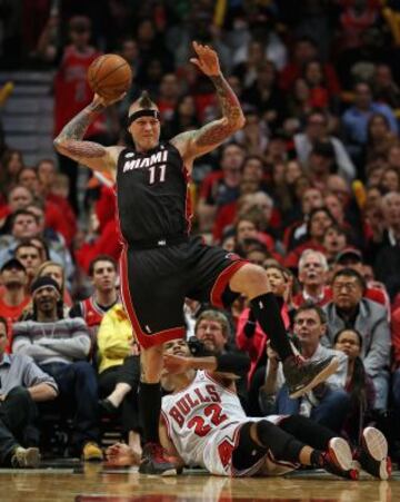 Miami Heat contra Chicago Bulls durante el partido de la Conferencia Este de semifinales de la serie de playoffs de la NBA en Chicago.