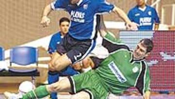 <b>EL MEJOR</B>. Javi Rodríguez brilló, pero ni así Playas pudo con Interviú.