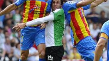 El Racing fue mejor tras el descanso, pero sin acierto