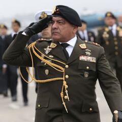Por qué ha renunciado César Astudillo al cargo del CCFFAA y quién podría ser su sustituto