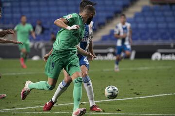 0-1. Karim Benzema asistió de tacón a Casemiro para que marcara el primer tanto.