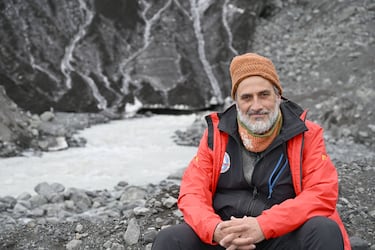 Rafa Abella, el sismólogo español que vive al pie de un volcán en la Antártida: “Me encantaría vivir una erupción en Isla Decepción”
