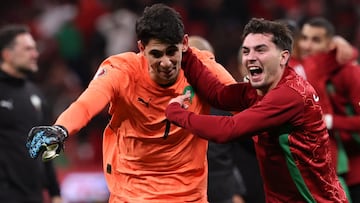 Bono y Brahim celebran la clasificación de Marruecos.