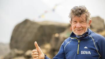 Carlos Soria alcanza el último campo antes de la cumbre del Annapurna.