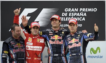 El ‘Gran Circo’ aterriza en Europa y para el GP de España todos los equipos preparan evoluciones de sus monoplazas. Aun así, los RB6 se muestran intratables el sábado, con Webber y Vettel protagonizando un nuevo doblete. En carrera, Webber domina con autoridad y Vettel cede dos posiciones ante Hamilton y Alonso tras el paso por boxes. Un accidente del británico permite al de Ferrari ascender hasta la segunda plaza y al alemán cerrar el podio. En el Mundial Button mantiene el liderato con 70 puntos. Alonso se coloca con 67, por los 60 de Vettel.