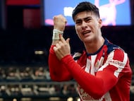 TOPSHOT - Guadalajara's forward #34 Armando Gonzalez celebrates scoring his team's third goal during the Liga MX Clausura football match between Guadalajara and Leon at the Akron Stadium in Guadalajara, Mexico, on March 18, 2026. (Photo by Ulises Ruiz / AFP)