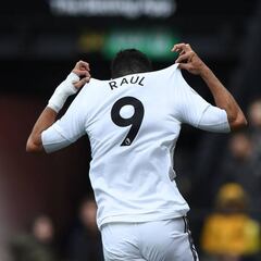 Raúl Jiménez iguala temporada de debut de 'Chicharito'