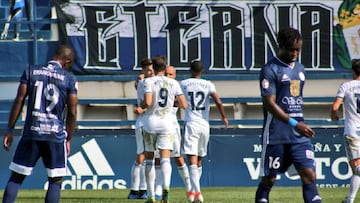 El Marbella festeja uno de sus cinco goles.