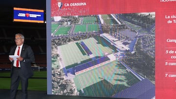 El director general de Osasuna, Fran Canal, explica el proyecto.