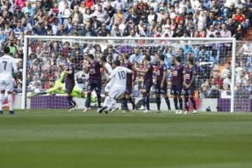 James Rodríguez marcó de falta directa el 1-0 del conjunto blanco.
