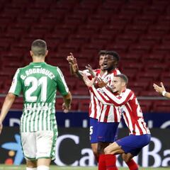 Duro castigo de Competición: Mario Hermoso, adiós a la Liga