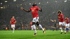 MANCHESTER, ENGLAND - SEPTEMBER 12:  Romelu Lukaku of Manchester United celebrates scoring his sides second goal during the UEFA Champions League Group A match between Manchester United and FC Basel at Old Trafford on September 12, 2017 in Manchester, Uni