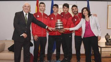 Rienda recibió a la Selección júnior ganadora de la Davis