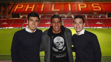 El defensa mexicano fue nombrado embajador del PSV durante el duelo ante el Excelsior, en el que el equipo y la afición rindieron tributo a la cultura mexicana.
