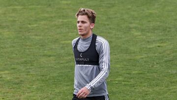 Iván Alejo durante el entrenamiento del Cádiz.