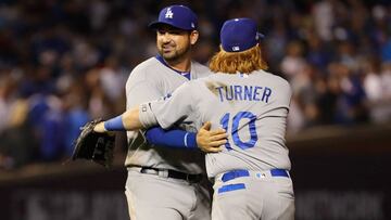 Adrián González pega jonrón ganador y los Dodgers empatan la serie