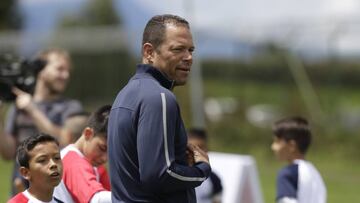 Óscar Córdoba critica el manejo del 'caso Tevez' en Boca Juniors
