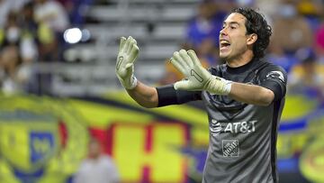 Oscar Jim&eacute;nez durante un partio del Am&eacute;rica en pretemporada