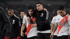 River Plate's players react after the end of their Copa Libertadores football tournament round of sixteen all-Argentine second leg match against Velez Sarsfield at the Monumental stadium in Buenos Aires, on July 6, 2022. (Photo by JUAN MABROMATA / AFP)