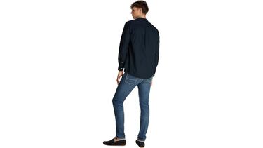 Chollo del día: ahorra hasta un 51% en esta camisa con cuello mao de Tommy Hilfiger