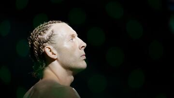 Pimblett took out Bobby Green in Manchester at UFC 304 and fired back at his doubters with a slice of scouse wit: “Everyone underestimated me just cos I look like a 14-year-old girl, la”.