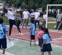 Figuras como Xavi, Del Piero y Puyol juegan con niños futbol en Monterrey