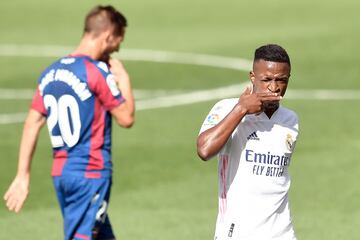 Vinícius celebra el 0-1 al Levante. 