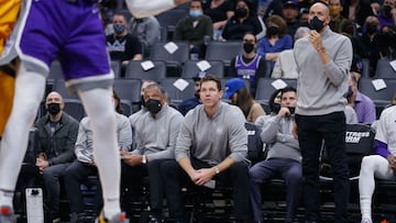 SACRAMENTO, CALIFORNIA - NOVEMBER 20: Luke Walton head coach of the Sacramento Kings looks on from the sideline in the fourth quarter against the Utah Jazz at Golden 1 Center on November 20, 2021 in Sacramento, California. NOTE TO USER: User expressly acknowledges and agrees that, by downloading and/or using this photograph, User is consenting to the terms and conditions of the Getty Images License Agreement.   Lachlan Cunningham/Getty Images/AFP
 == FOR NEWSPAPERS, INTERNET, TELCOS &amp; TELEVISION USE ONLY ==