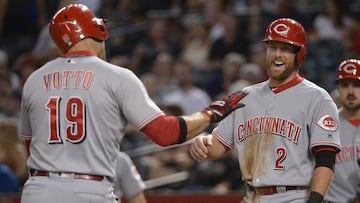 PHOENIX, AZ - JULY 08: Joey Votto #19 of the Cincinnati Reds is greeted at home by Zack Cozart #2 after hitting a two run homer against the Arizona Diamondbacks during the first inning of the MLB game at Chase Field on July 8, 2017 in Phoenix, Arizona.   Jennifer Stewart/Getty Images/AFP
 == FOR NEWSPAPERS, INTERNET, TELCOS &amp; TELEVISION USE ONLY ==