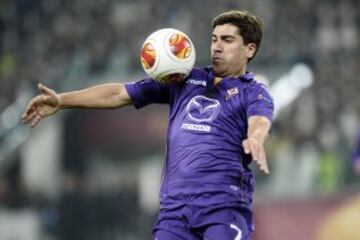 'Pek', de una dilatada trayectoria en Europa, aparece como opción en 'La Roja' gracias al nivel que ha mostrado en Fiorentina. Con el cuadro de Florencia, se encuentra en semifinales de Europa League y en la final de Copa Italia.