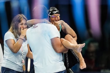 La nadadora española consigue la medalla de bronce en los 50 metros espalda y alcanza así las 28 de Michael Phelps.