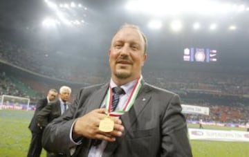 En agosto de 2010 fué campeón de la Supercopa de Italia con el Inter.