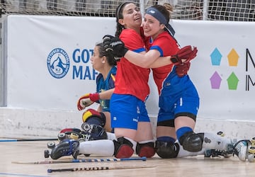 Celeste Sanz celebra su gol contra España.