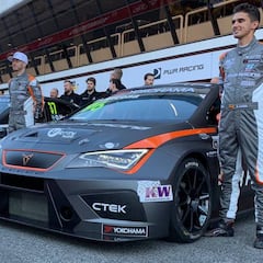 Mikel Azcona debuta en el WTCR entre campeones del mundo