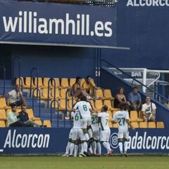Verdú y la pizarra le dan la victoria al Elche en el epílogo