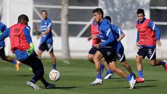 Conoce los equipos que preparan Reinaldo Rueda y Carlos Queiroz para el gran duelo que se jugar&aacute; en el estadio Nacional a partir de las 21.30.