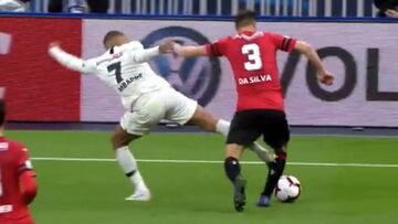 La insólita patada de Mbappé que condenó al PSG ante Rennes