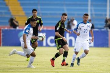 Los Hondureños se han mostrado peligrosos durante el primer tiempo.